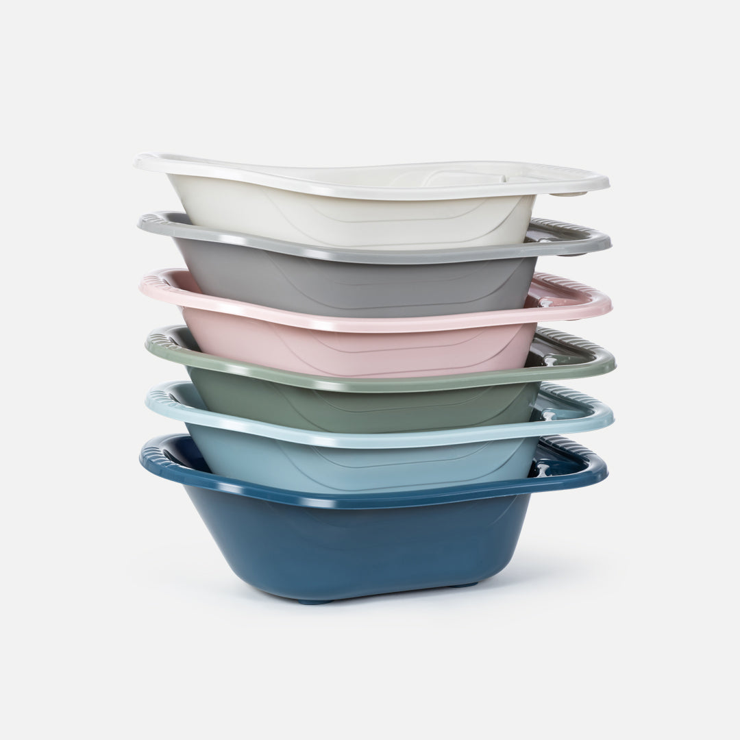 Babyjem bathtub with draining plug